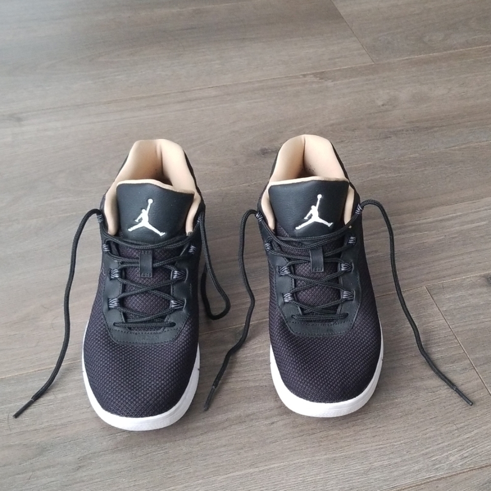 Nike Air Jordan - Size 6Y *EUC*